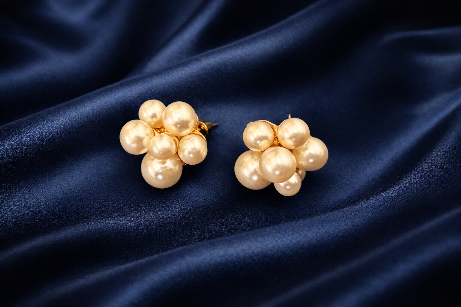 Pearl Cluster Studs